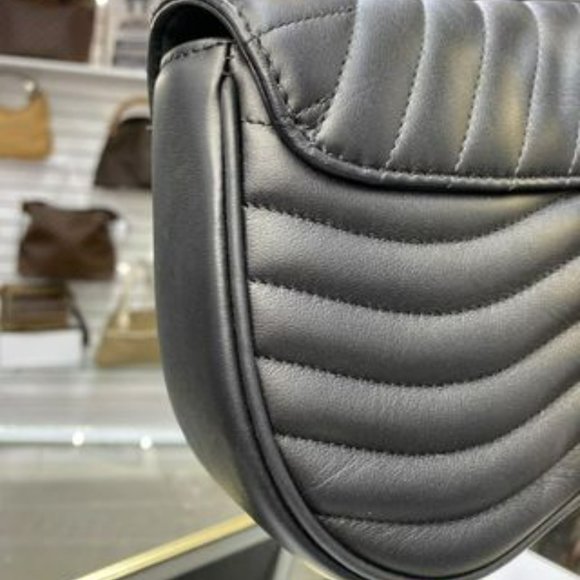 Louis Vuitton Wave - Picture 8 of 14